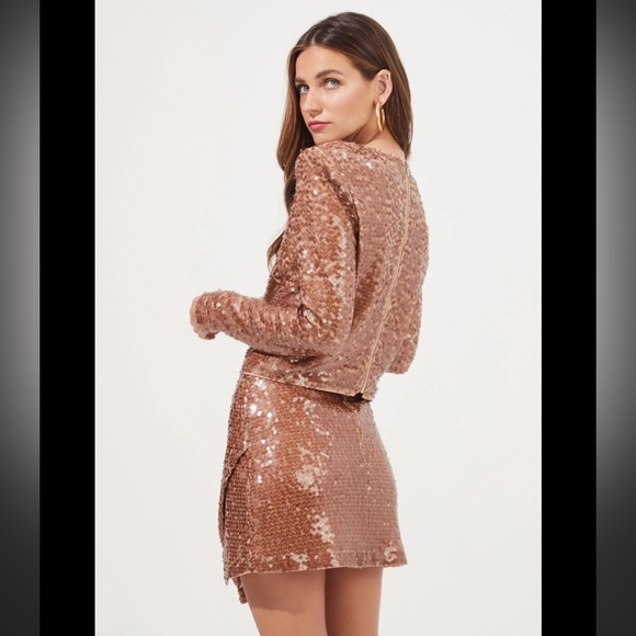 Astr the Label Nude Romina Sequin Top NWOT - Picture 10 of 11